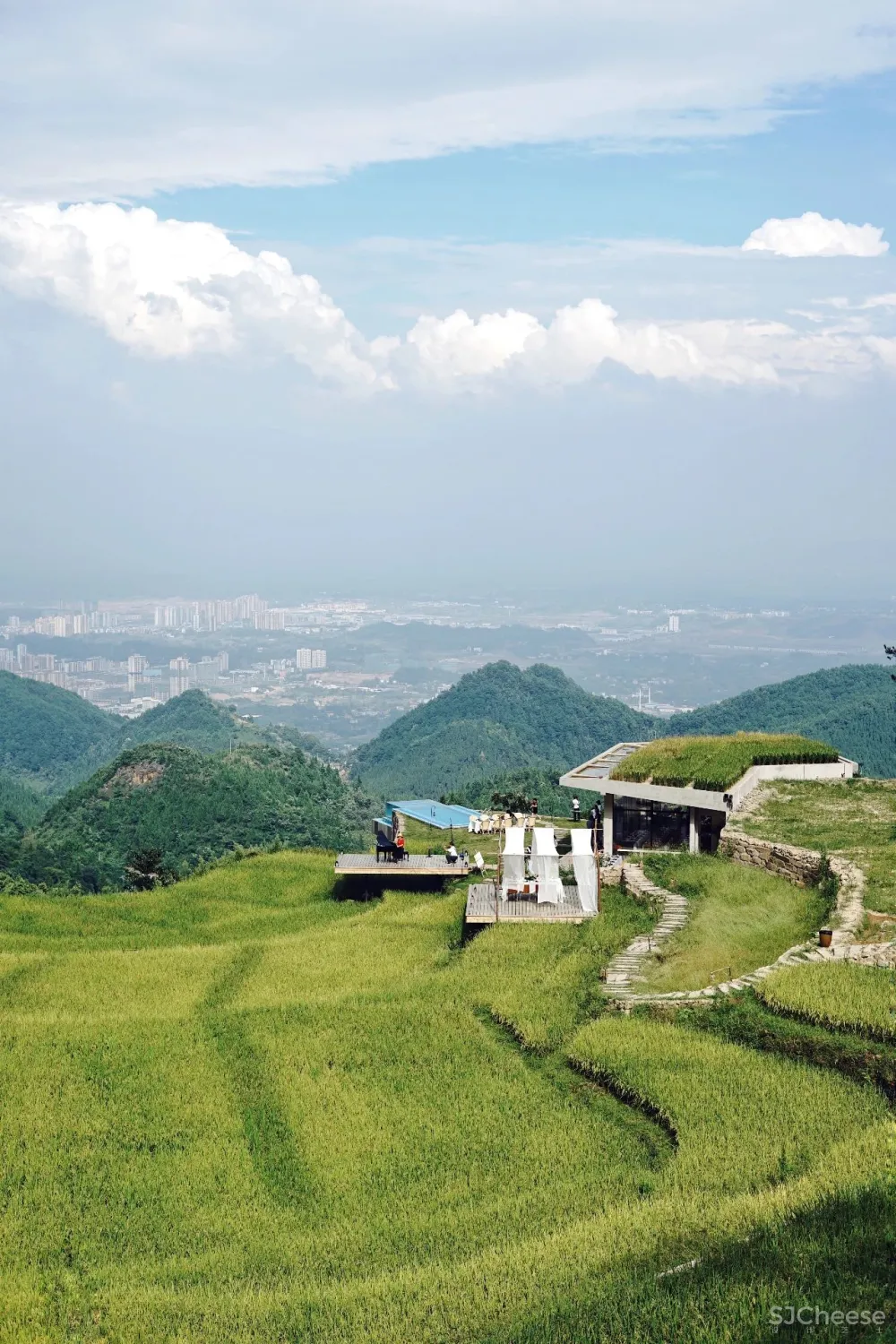 比清迈更清凉的同款田园生活!告别高温,不用防晒没有蚊虫,睡入云端的稻田之上!