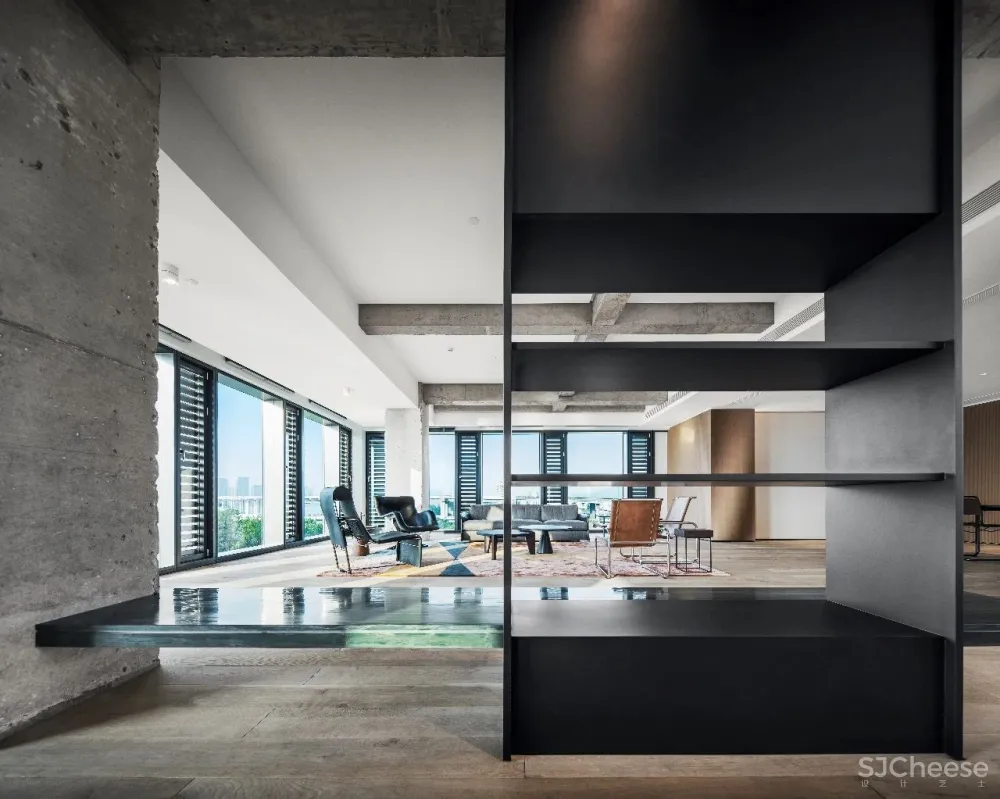 佳作 万境设计 × 凌笛OFFICE:极简办公空间的场所精神