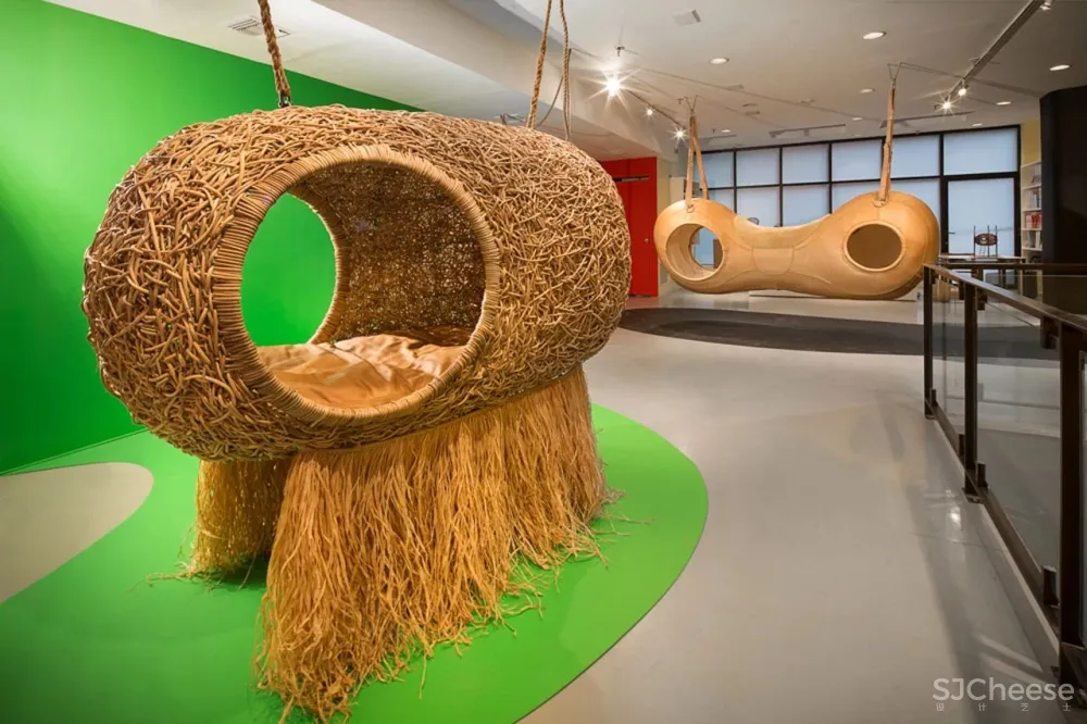 跨界狂人竟用茅草打造超级鸟巢住宅，这就是怪诞的野奢生活！