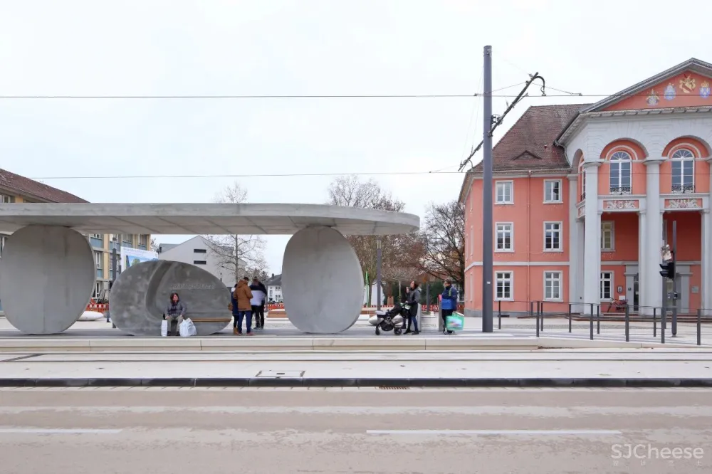 5300m² 农村超级豪宅,将家打造成生态游乐园,还自带足球场!