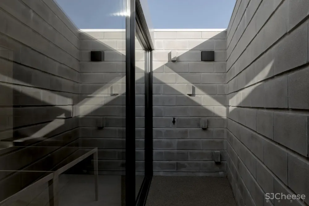 一个有生命力的居住容器 破碎之家 NPS Arquitectos