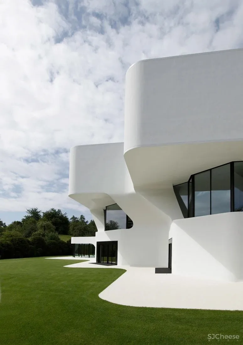 5300m² 农村超级豪宅,将家打造成生态游乐园,还自带足球场!