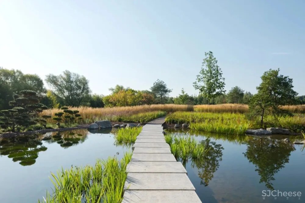 5300m² 农村超级豪宅,将家打造成生态游乐园,还自带足球场!