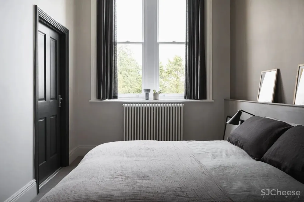 Youth Studio｜Stone Cross ：a Manor House Built in 1878 Modernized