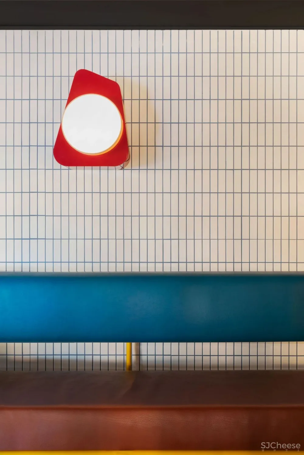 La Raffinerie Modernist Beer Bar in Lyon by Un Studio.