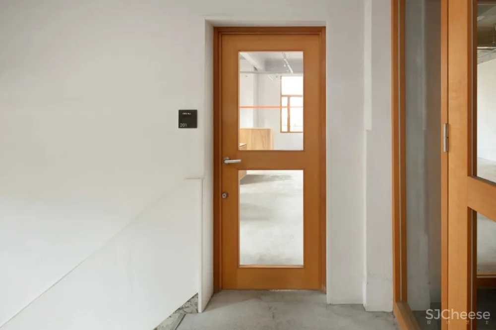 I SEE ALL Fashion Boutique in Osaka by Yusuke Seki.