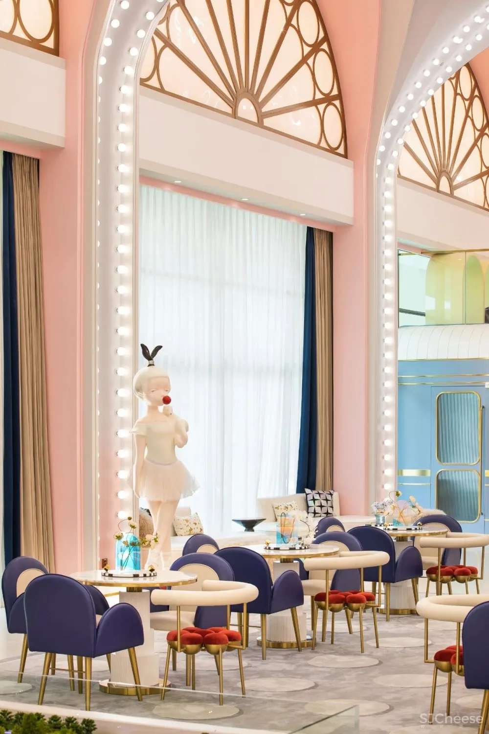 CLV赛拉维×旭辉:旋转的梦幻空间,唤回童心世界!