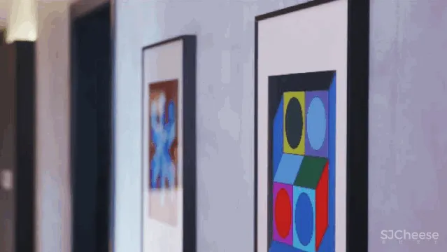 中产夫妇上海啃青菜,老家买豪宅:打飞的也要回去找快乐