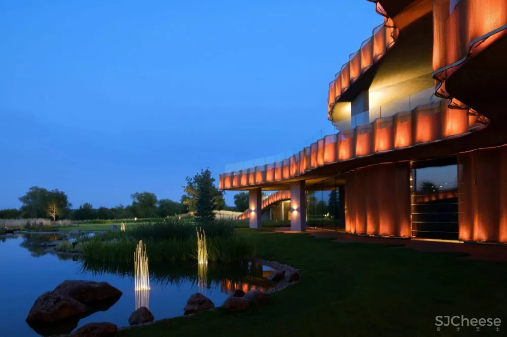 5300m² 农村超级豪宅,将家打造成生态游乐园,还自带足球场!