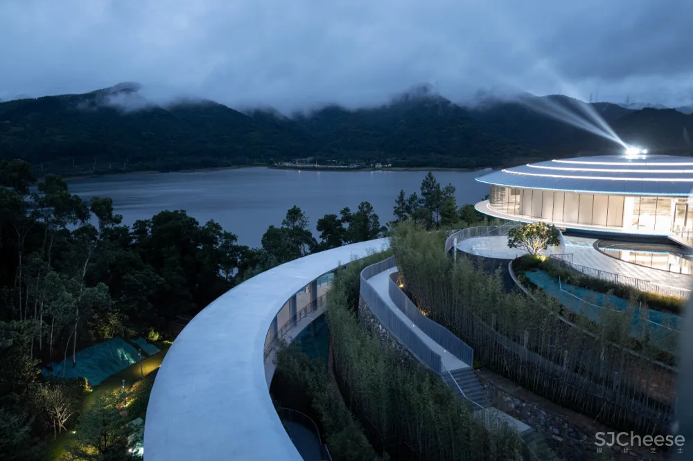 新作 | 天空之城,启发中国航天梦 恩平•泉林黄金小镇 / 上海骏地设计