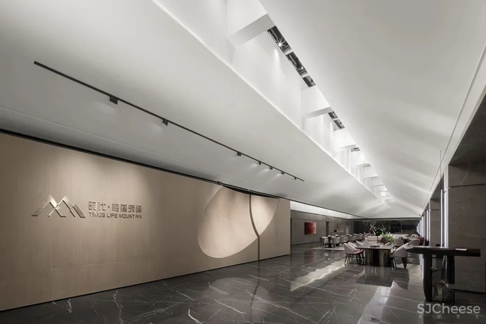 时代 光 静谧 美的内核