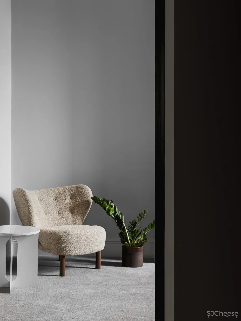 Youth Studio｜Stone Cross ：a Manor House Built in 1878 Modernized