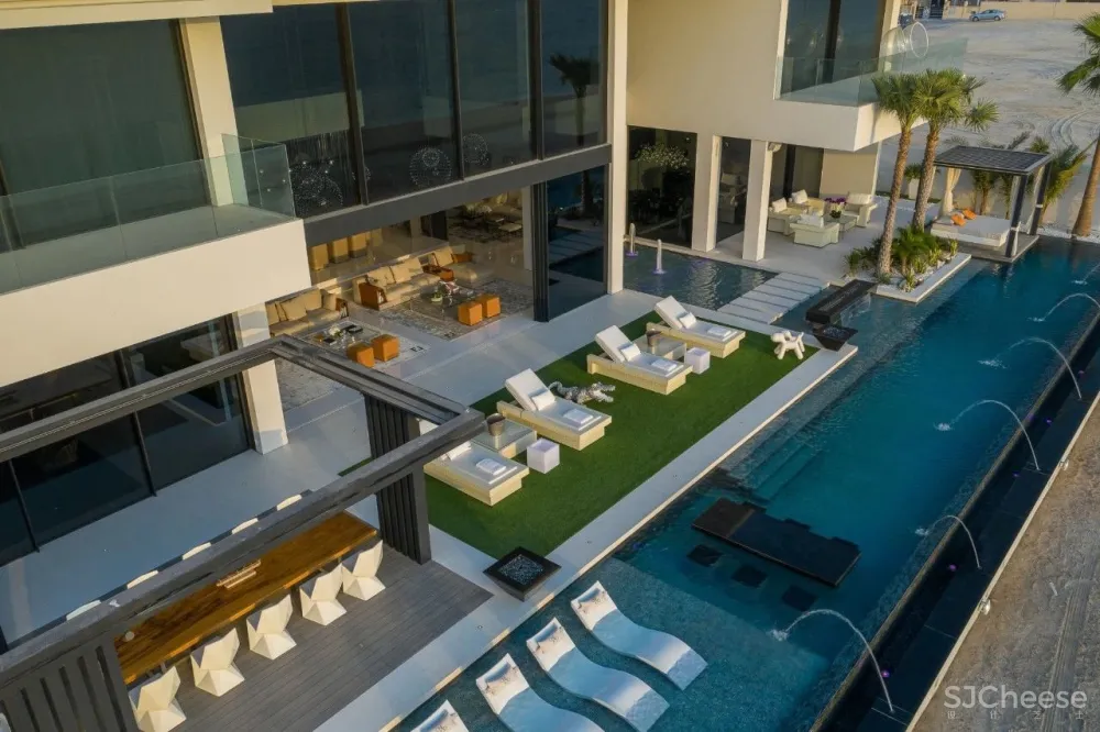 迪拜最昂贵的别墅，还送法拉利和劳斯莱斯！