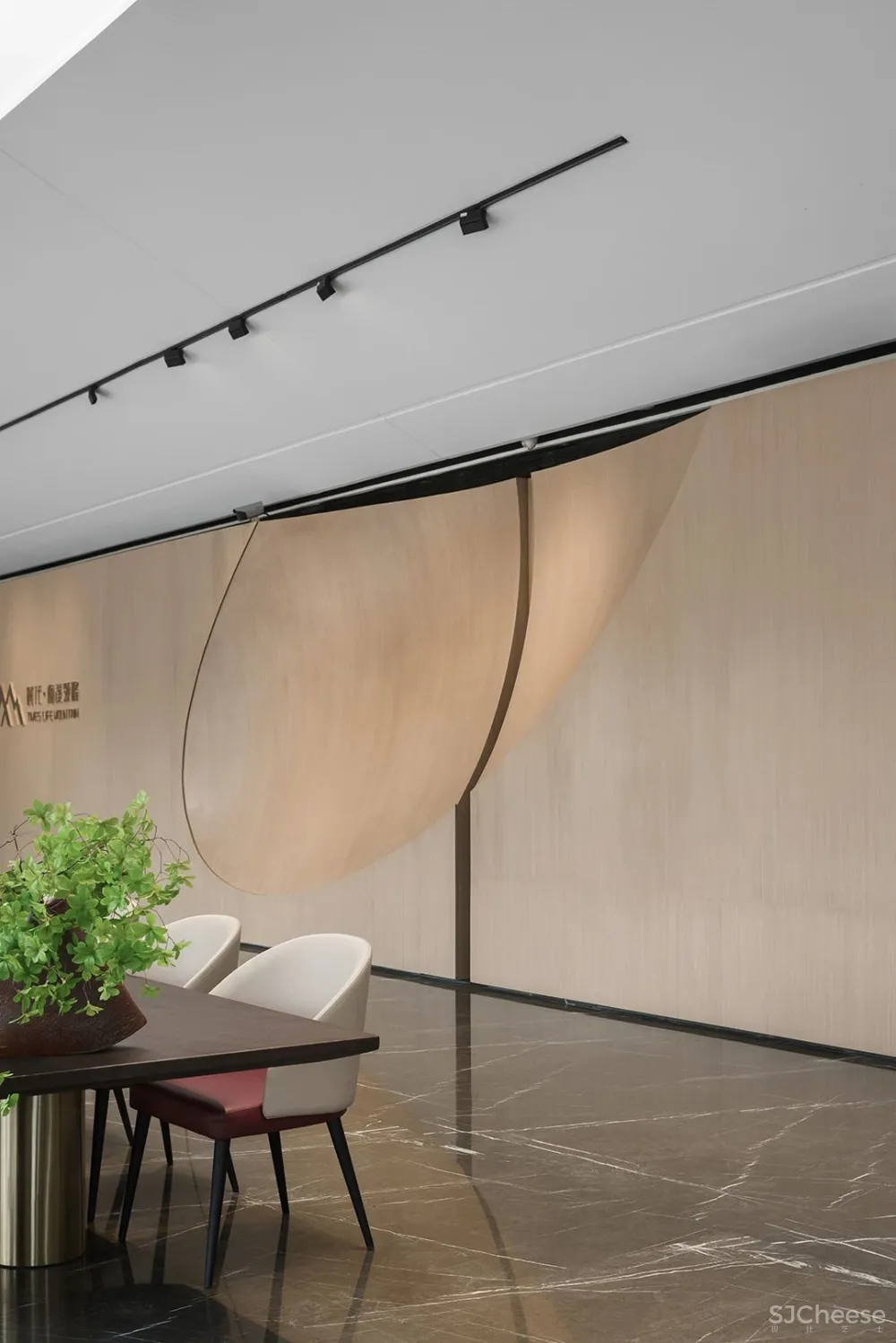 时代 光 静谧 美的内核