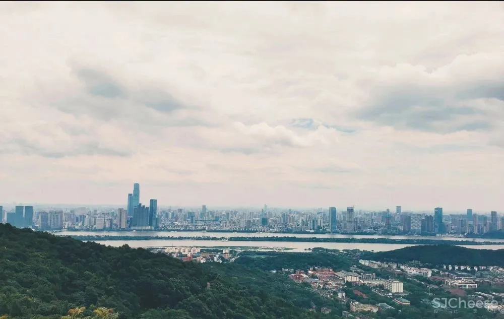 凌子达新作 山麓薄暮下的静谧空间