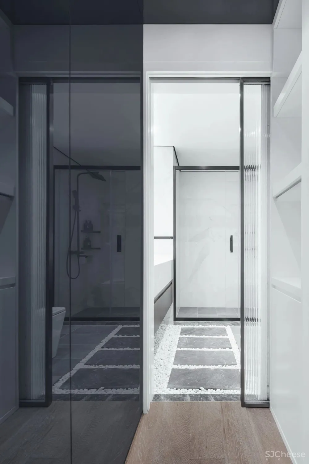 脑洞大开,他在50㎡的大客厅画了座“山”,山前有滑梯,山后有吊桥!