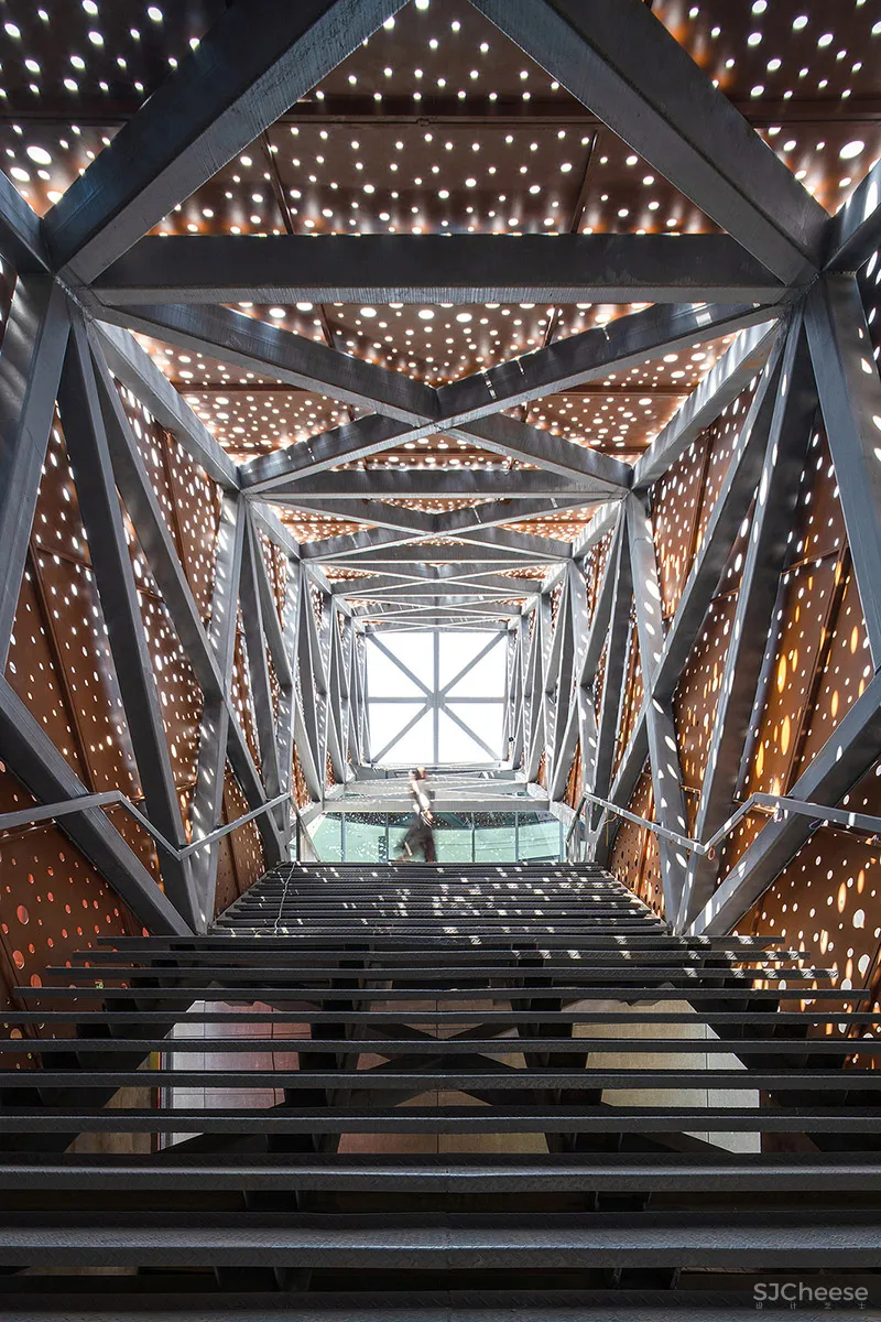 复兴峡谷间的废弃兵工厂,打造亲子游的好去处