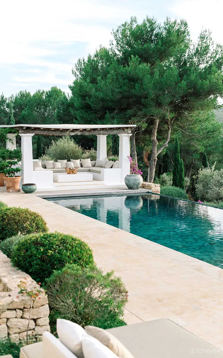 18个建筑大师,在一座岛上设计了50栋私人别墅,耗资28亿,原来融入自然才是真正的奢华