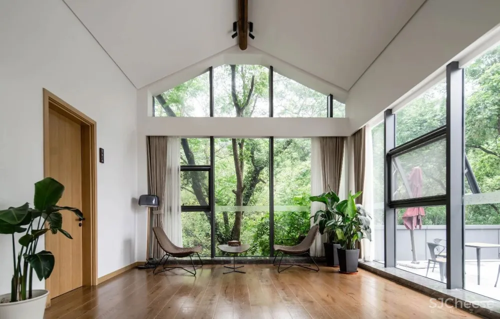 云里安凹：从14户普通民房到142亩精致山居，一座平凡村落的进化史