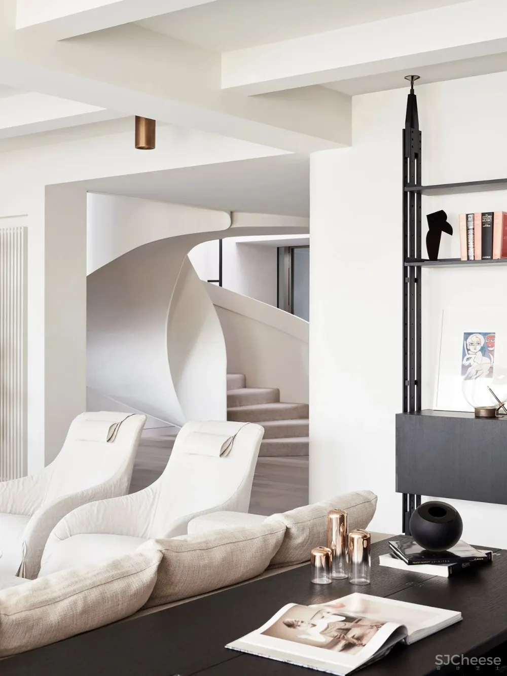 诗意般的旋转空间