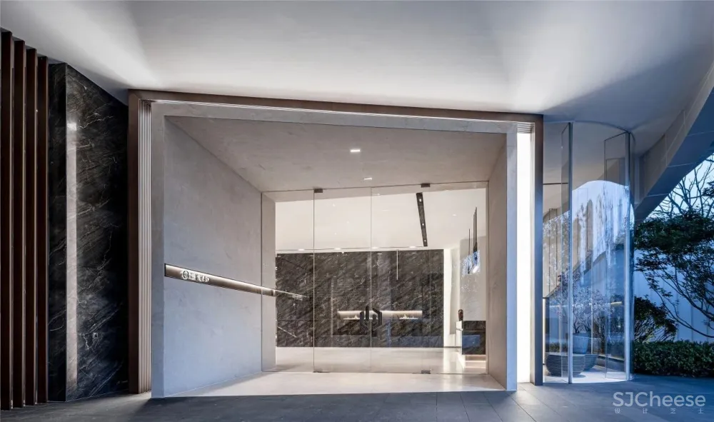 凌子达新作 山麓薄暮下的静谧空间