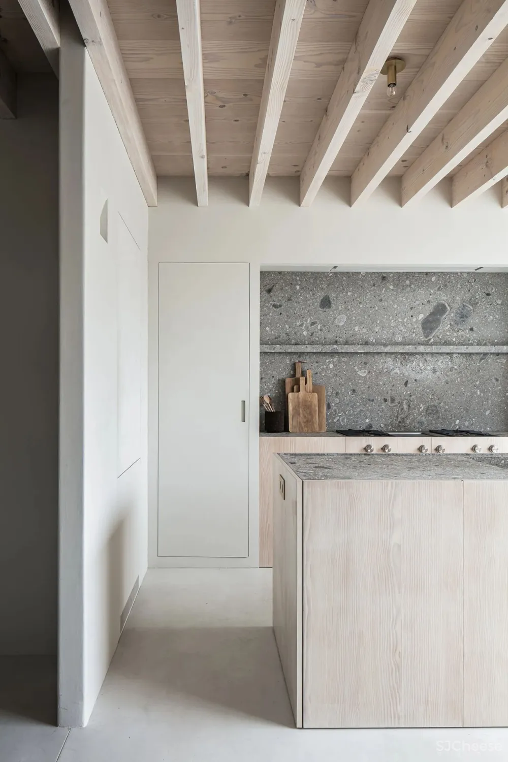 AM Designs|歷史村中的房屋