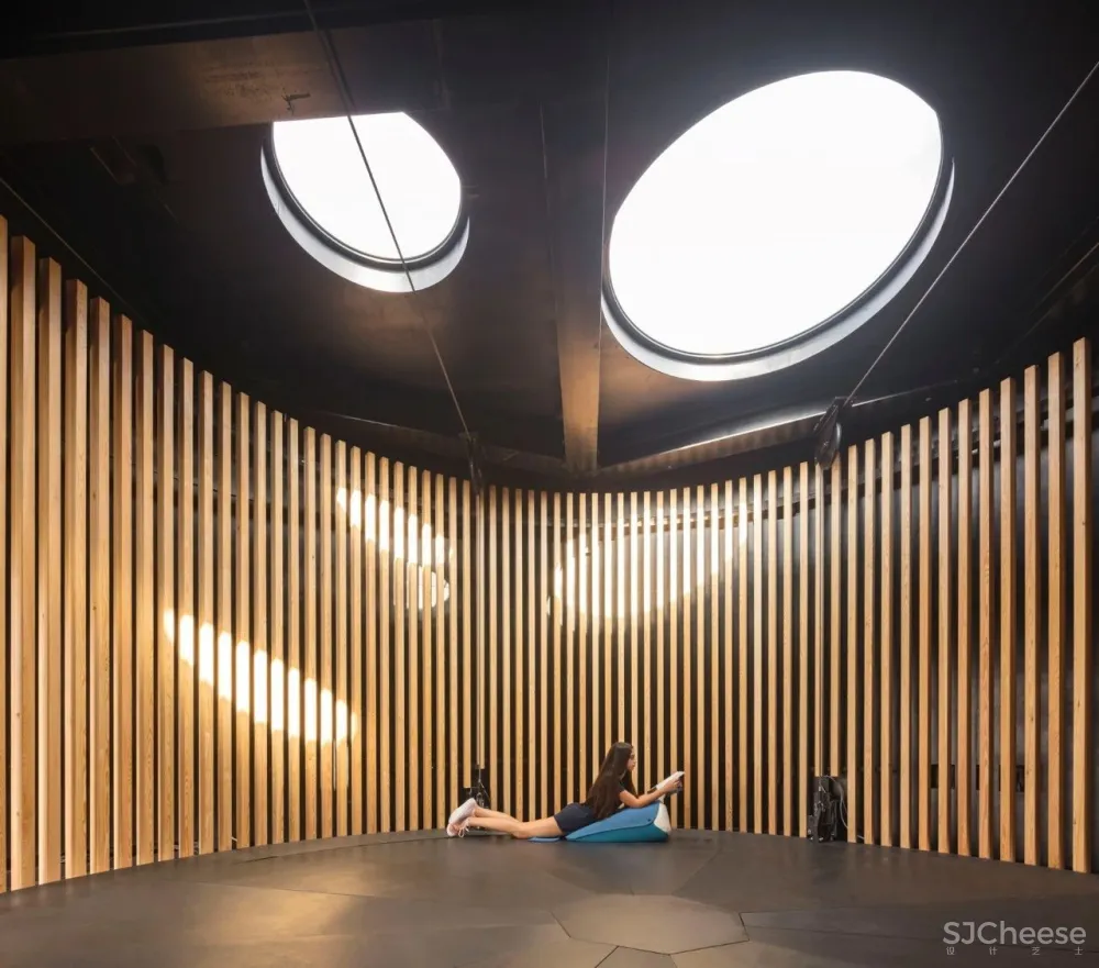 别墅这样设计,车库都省了!