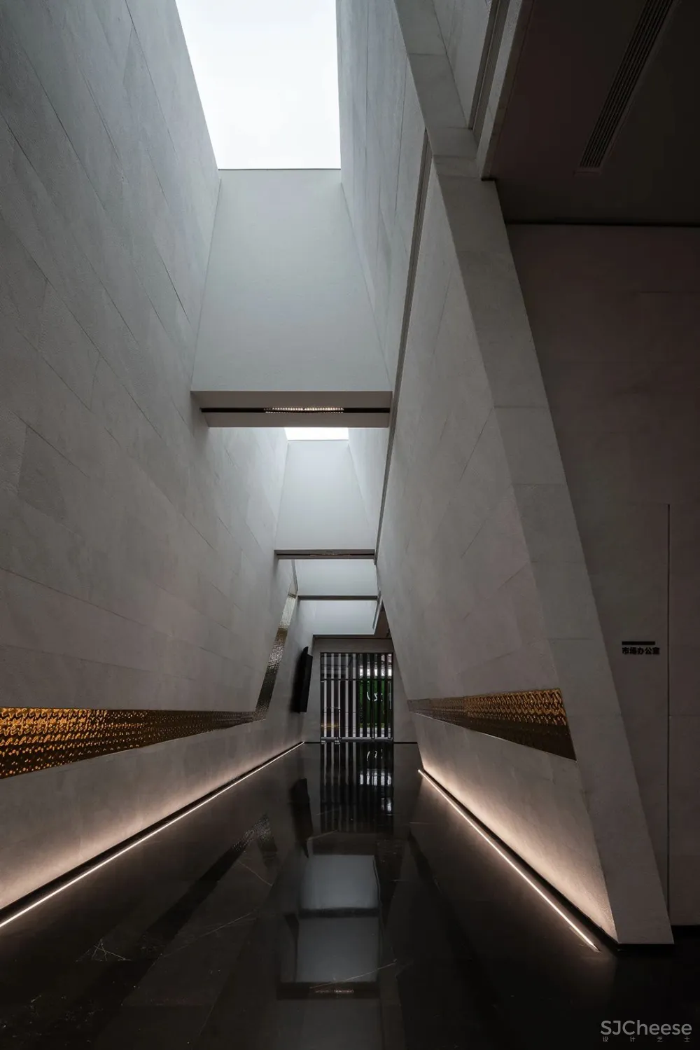 时代 光 静谧 美的内核