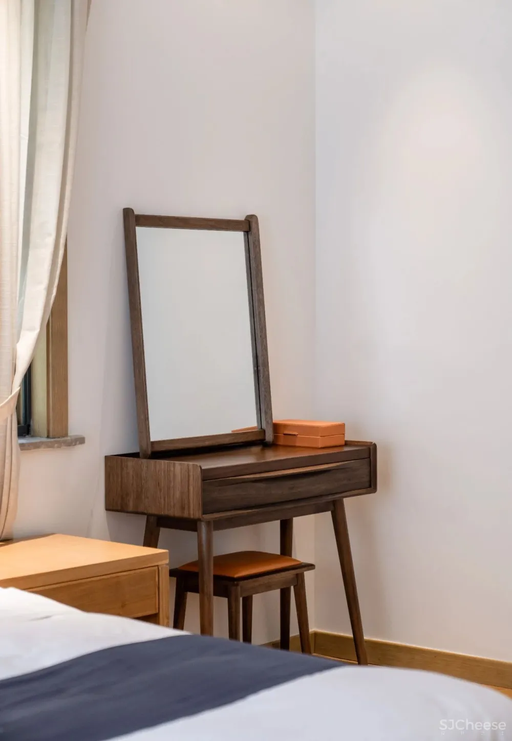 云里安凹：从14户普通民房到142亩精致山居，一座平凡村落的进化史