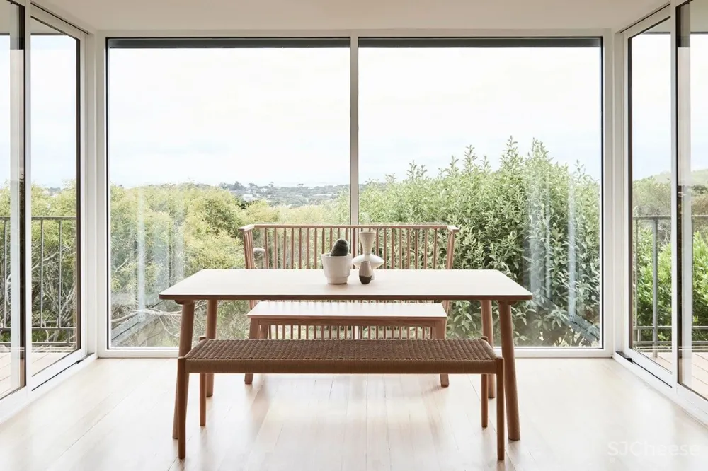 两居室简约住宅，原木家具加上藤编元素太好看了！