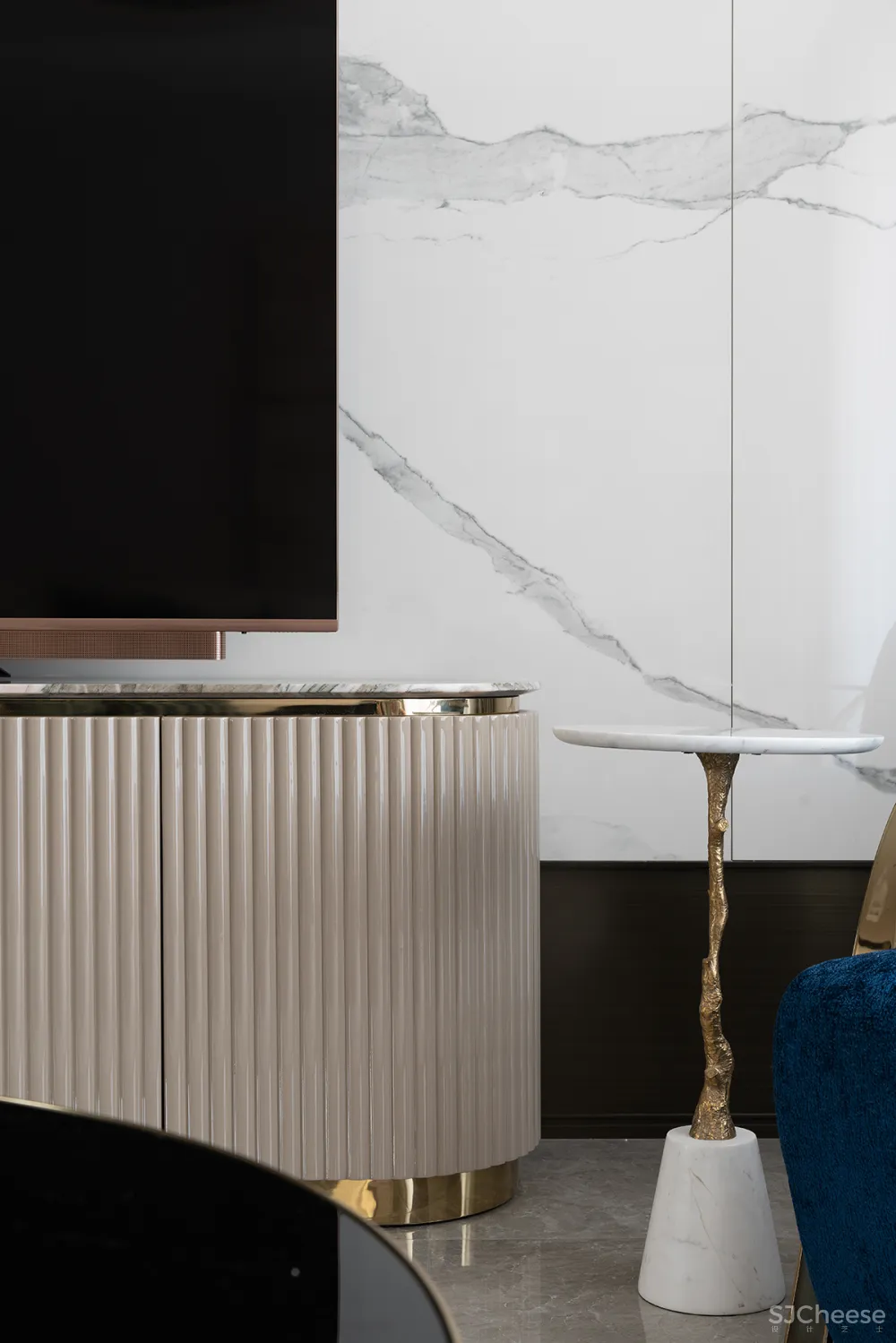 大气精致的155㎡住宅，一抹蓝色唤醒时尚气息！