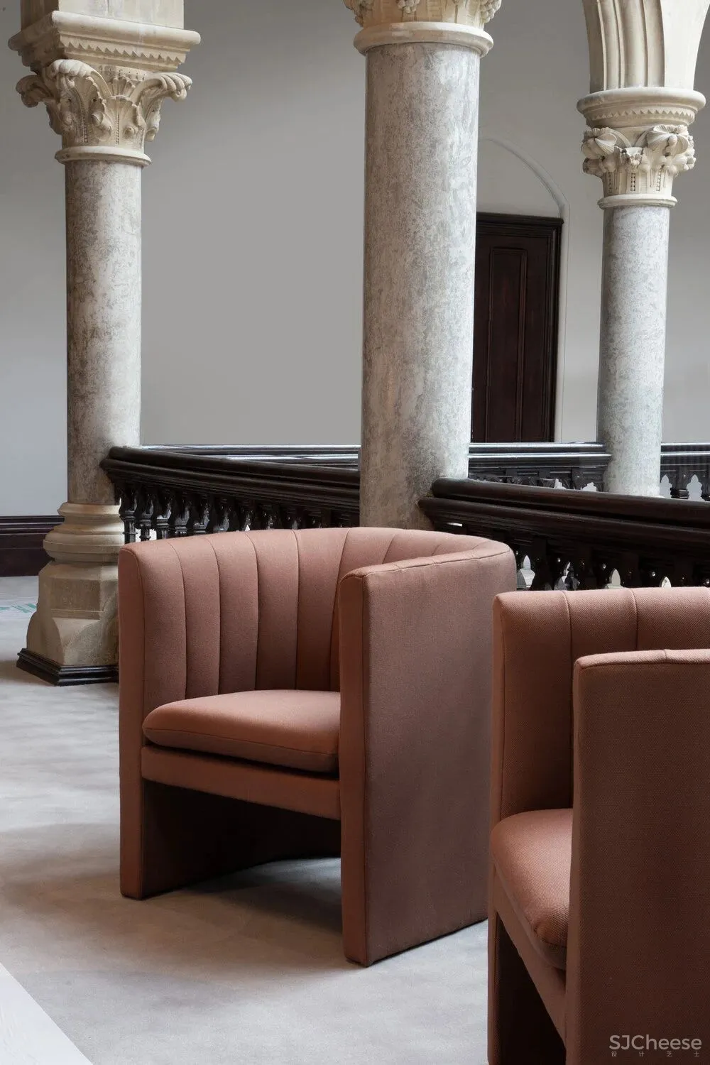 Youth Studio｜Stone Cross ：a Manor House Built in 1878 Modernized