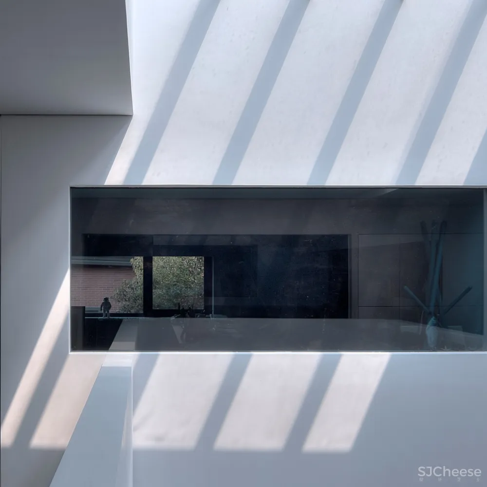 创本设计｜在“极简”中体验“舍得” [纳维广告办公总部]