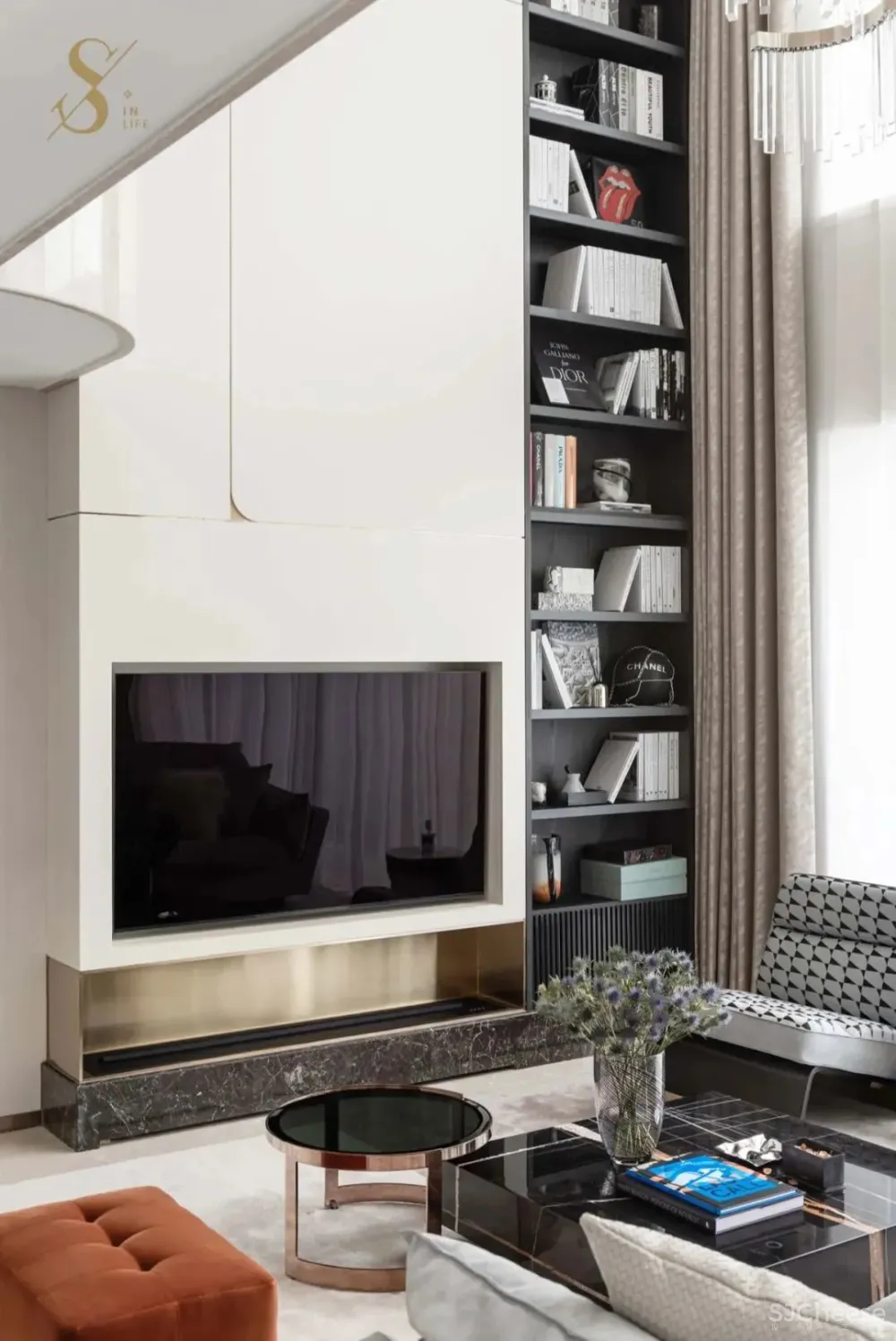 柳岸晓风顶楼跃层，精致无边，家是居者的精神延伸 s