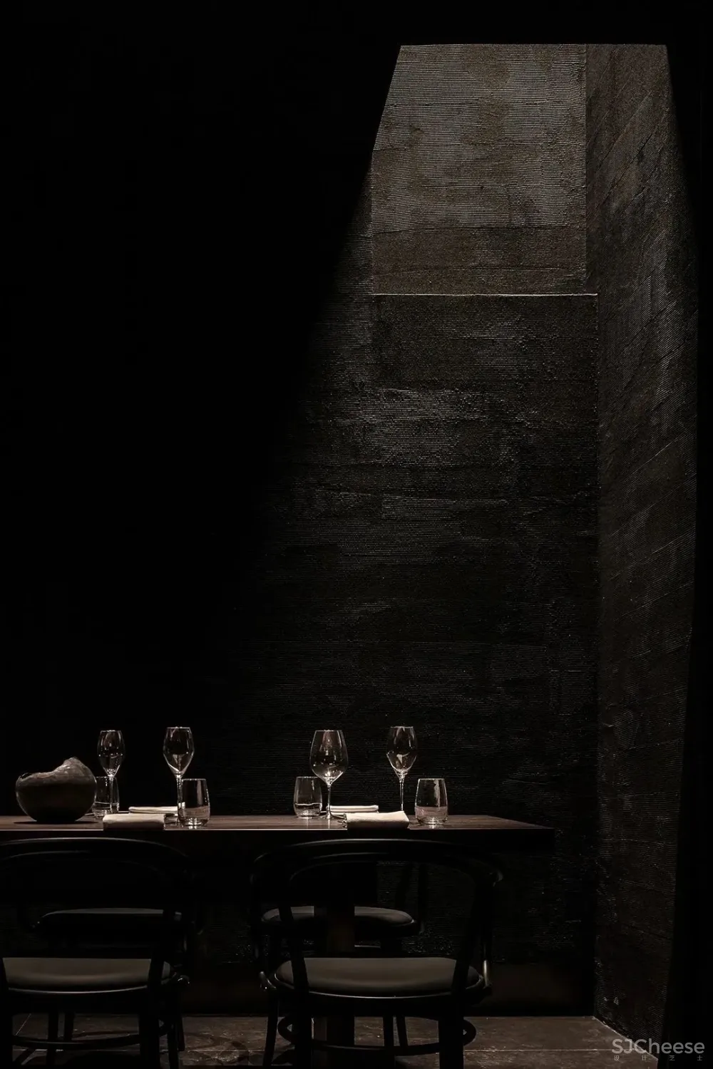 气氛很到位-如何看待当代先锋与本土创新 ！