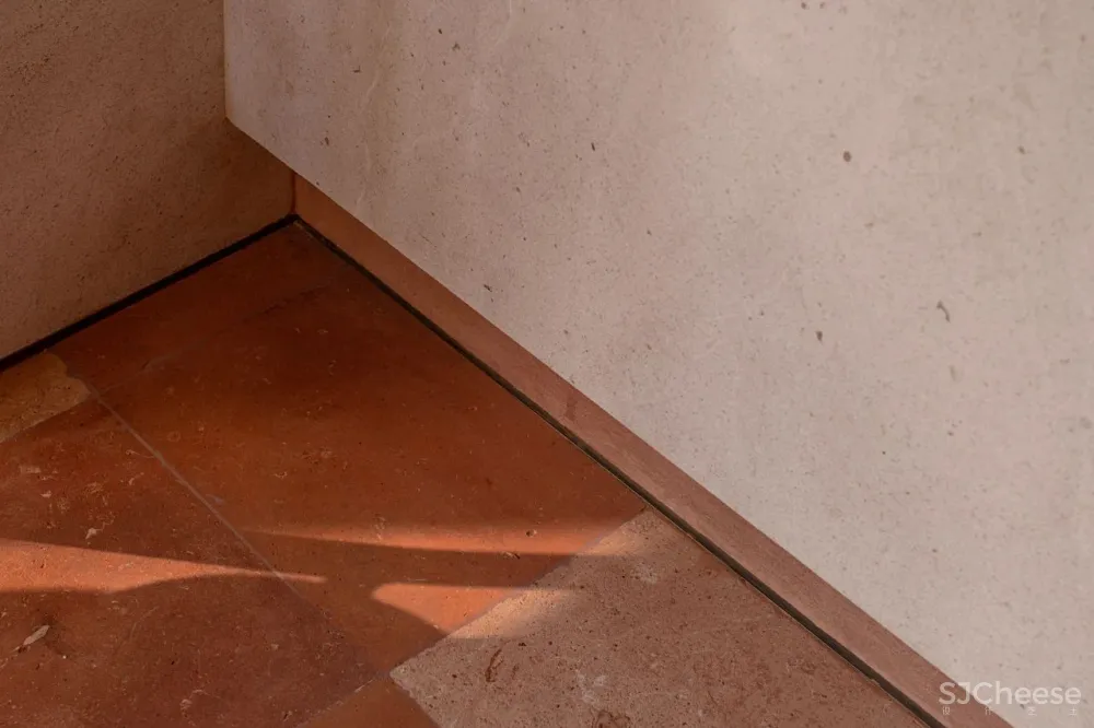 火山石 红砖,47㎡球形空间的暧昧与冲突!