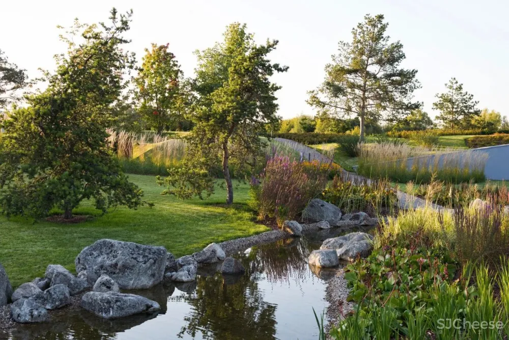 5300m² 农村超级豪宅,将家打造成生态游乐园,还自带足球场!