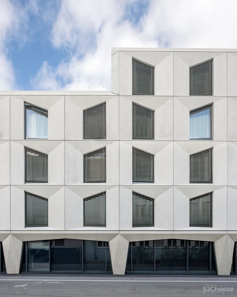 被称作「小W」的Moxy酒店,瑞士又开新店,外墙竟是预制模块,果然够潮