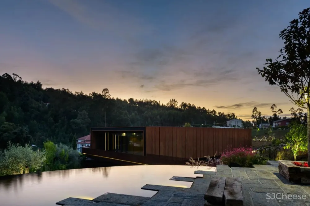 MMV arquitectos丨悬浮的盒子，葡萄牙