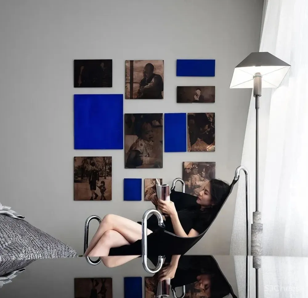 中产夫妇上海啃青菜,老家买豪宅:打飞的也要回去找快乐