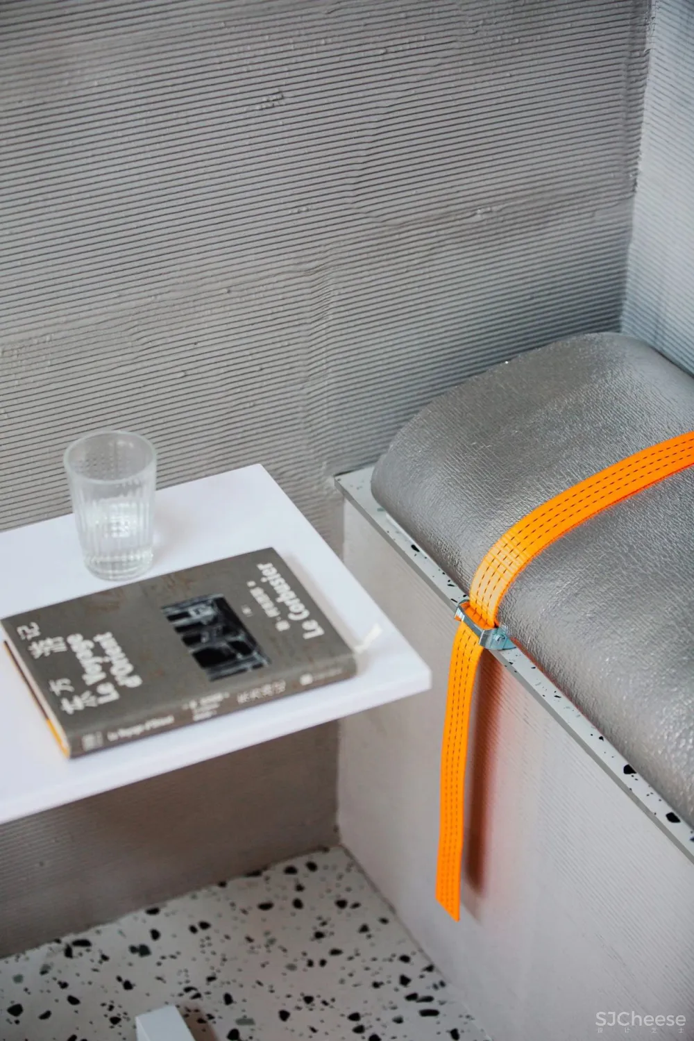 离宅半米 30平的工作室装12人,有植被还能办沙龙?