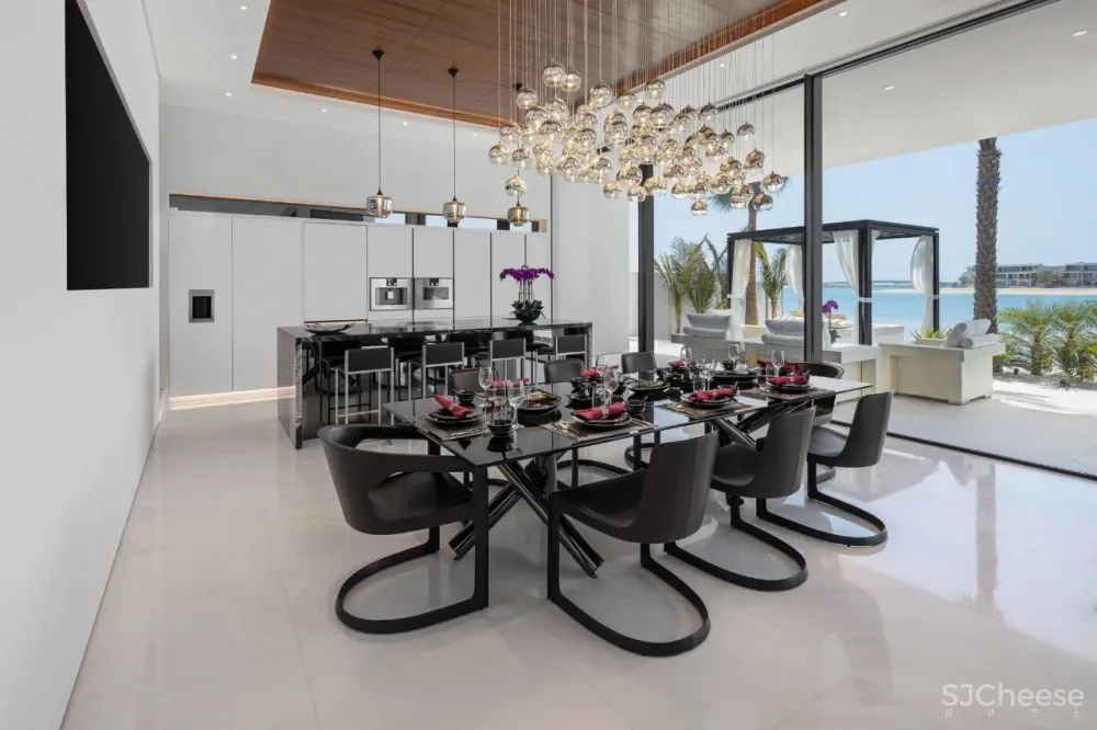 迪拜最昂贵的别墅，还送法拉利和劳斯莱斯！