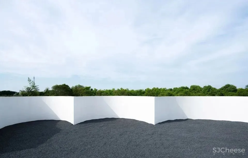 我家有地,为什么要造丑房子?上海夫妻200万造出极简别墅