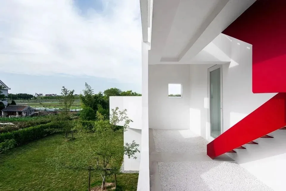 我家有地,为什么要造丑房子?上海夫妻200万造出极简别墅