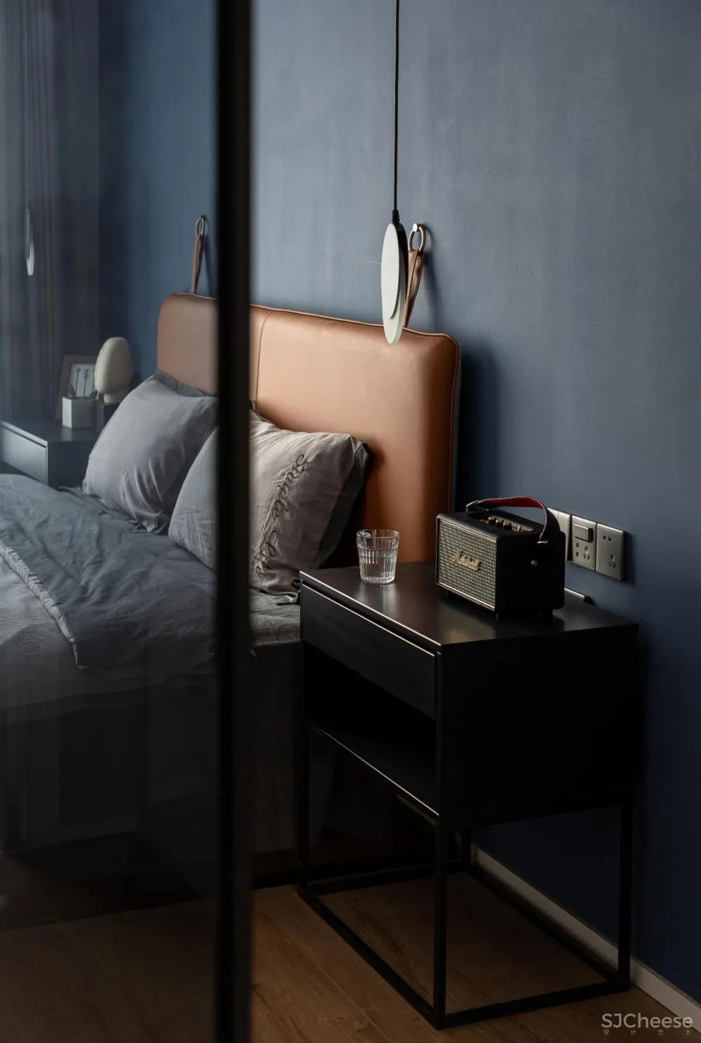 阳光大男孩买下147㎡，把「音乐会」搬进黑白灰的个性之家