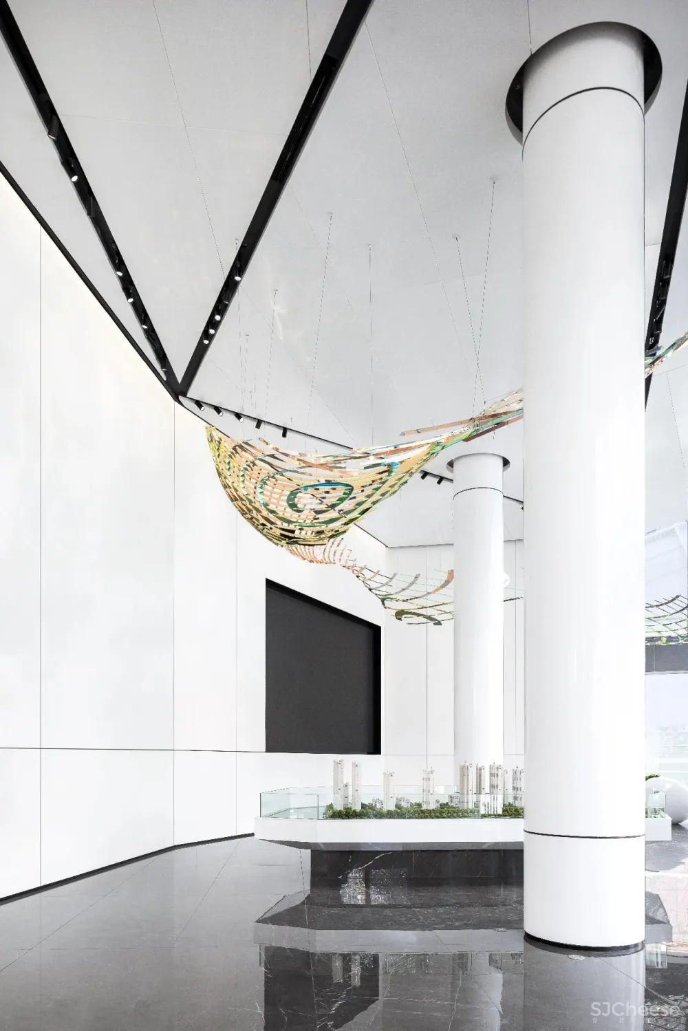 熊灿×乌鲁木齐熙岸地产中心:自由的空间,应拥有纯净的灵魂