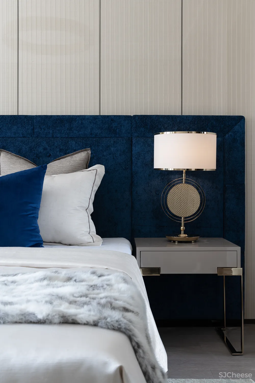 大气精致的155㎡住宅，一抹蓝色唤醒时尚气息！