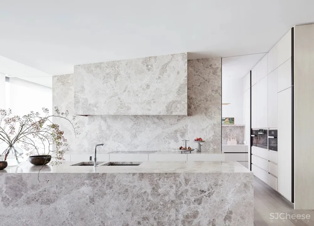 诗意般的旋转空间