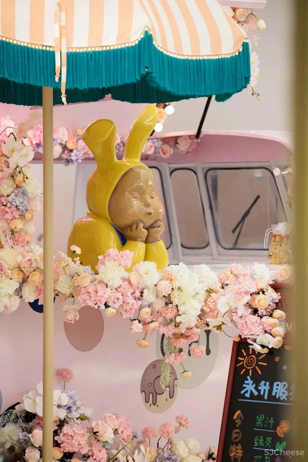 CLV赛拉维×旭辉:旋转的梦幻空间,唤回童心世界!