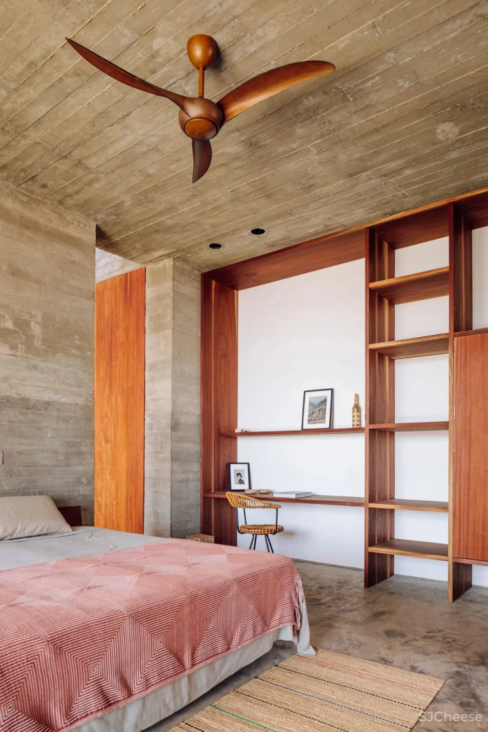 在火山底建造的“亲密”别墅；卫生间不装窗帘，根本不在乎路过的人！你敢住吗？【A963第2186期】